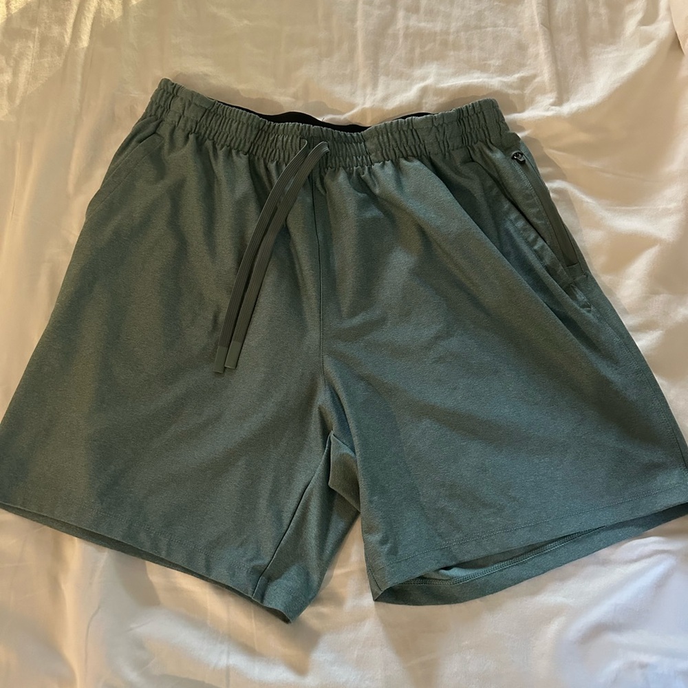 Old Navy Men's  Athletic Shorts. Size Large. Light Heather Green